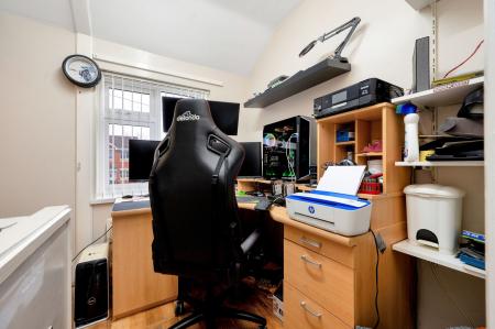 3 bedroom Semi-detached house for sale in Extended Home on Lake Terrace, Melton Mowbray, LE13 0BZ