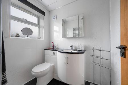 3 bedroom Semi-detached house for sale in Extended Home on Lake Terrace, Melton Mowbray, LE13 0BZ