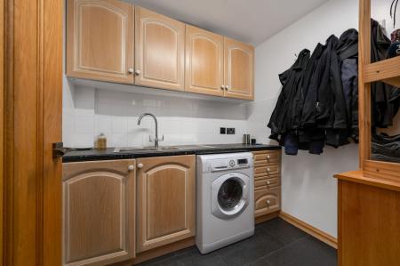 3 bedroom Semi-detached house for sale in Extended Home on Lake Terrace, Melton Mowbray, LE13 0BZ