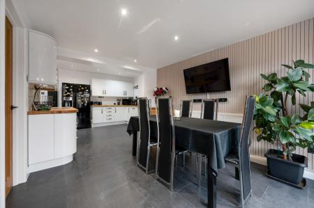 3 bedroom Semi-detached house for sale in Extended Home on Lake Terrace, Melton Mowbray, LE13 0BZ