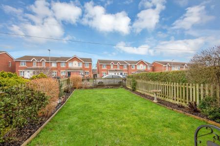 3 bedroom Semi-detached house for sale in Extended Home on Lake Terrace, Melton Mowbray, LE13 0BZ