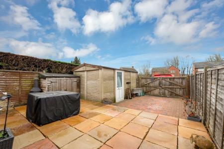 3 bedroom Semi-detached house for sale in Extended Home on Lake Terrace, Melton Mowbray, LE13 0BZ