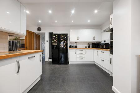 3 bedroom Semi-detached house for sale in Extended Home on Lake Terrace, Melton Mowbray, LE13 0BZ