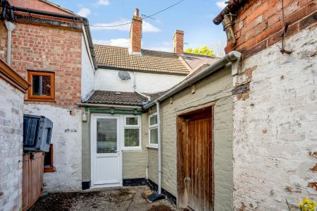2 bedroom Character Property for sale in NO CHAIN IN ASFORDBY, Main Street LE14 3TS