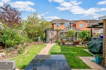 4 bedroom Detached house for sale in Wymondham Way, Melton Mowbray, LE13