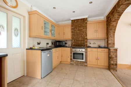 2 bedroom Semi-detached house for sale in Vicarage Lane, Eaton, NG32