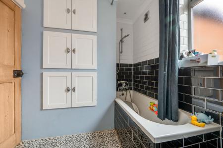 4 bedroom Terraced House for sale in Kings Road, Melton Mowbray, LE13