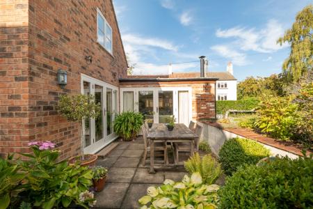 2 bedroom Character Property for sale in Main Street, Holwell, LE14