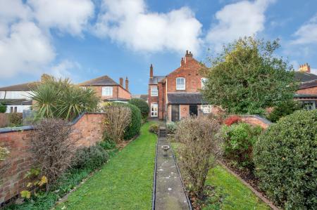 4 bedroom Semi-detached house for sale in Craven Street, Melton Mowbray, LE13