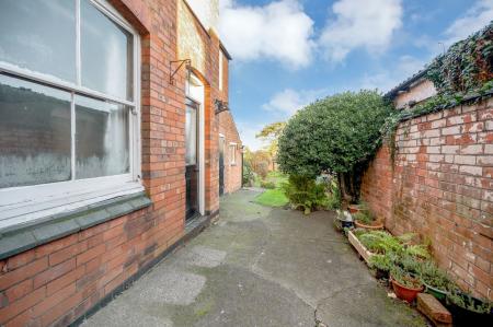 4 bedroom Semi-detached house for sale in Craven Street, Melton Mowbray, LE13