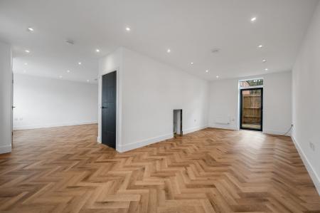 3 bedroom Character Property for sale in Charles Dyer Close, Melton Mowbray