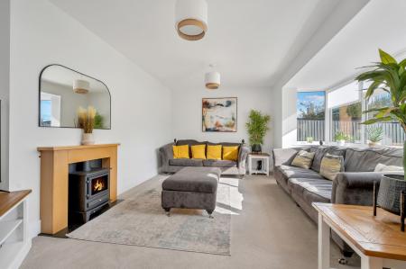 4 bedroom Detached house to let in Beechwood Avenue, Melton Mowbray, LE13