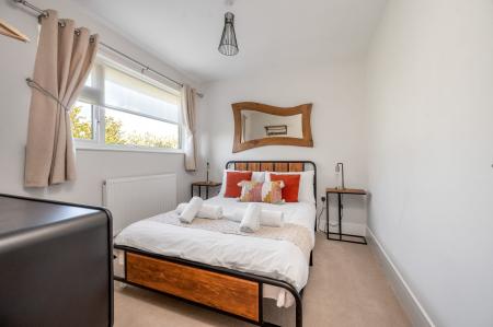 4 bedroom Detached house to let in Beechwood Avenue, Melton Mowbray, LE13