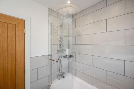 4 bedroom Detached house to let in Beechwood Avenue, Melton Mowbray, LE13