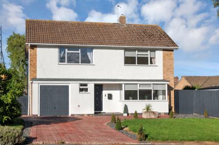 4 bedroom Detached house to let in Beechwood Avenue, Melton Mowbray, LE13