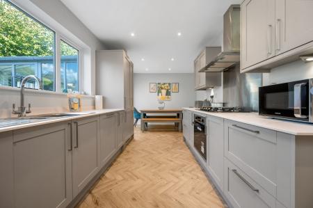 4 bedroom Detached house to let in Beechwood Avenue, Melton Mowbray, LE13