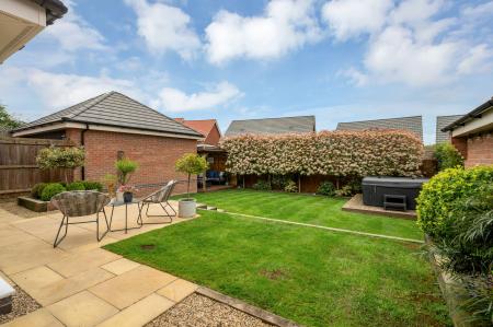 4 bedroom Detached house for sale in Wordsworth Court, Melton Mowbray, LE13