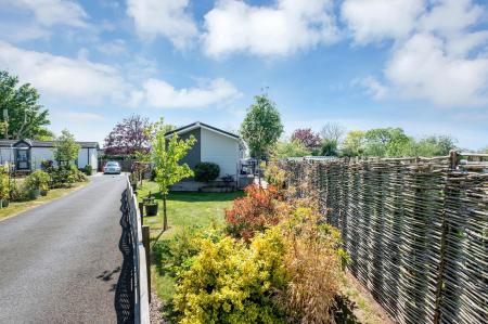 2 bedroom Park home for sale in Lake Terrace, Melton Mowbray, LE13