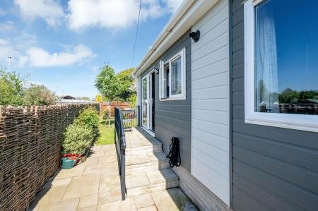 2 bedroom Park home for sale in Lake Terrace, Melton Mowbray, LE13