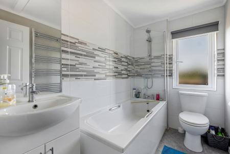 2 bedroom Park home for sale in Lake Terrace, Melton Mowbray, LE13