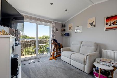 2 bedroom Park home for sale in Lake Terrace, Melton Mowbray, LE13