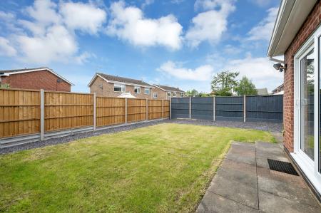 4 bedroom Detached house to let in Orchard Way, Syston, LE7