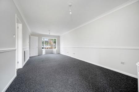 4 bedroom Detached house to let in Orchard Way, Syston, LE7