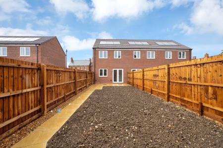 2 bedroom End of terrace house to let in Charles Dyer Close, Melton Mowbray, LE13