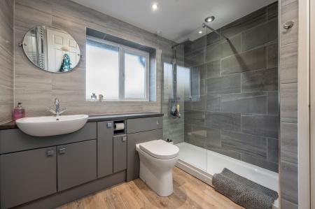 3 bedroom Semi-detached house to let in Wymondham Way, Melton Mowbray, LE13