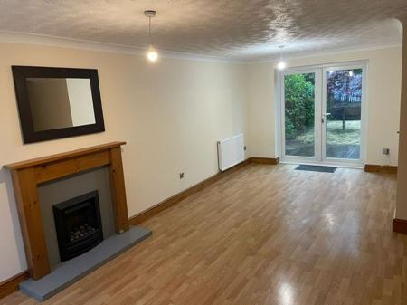 3 bedroom Semi-detached house to let in Wymondham Way, Melton Mowbray, LE13