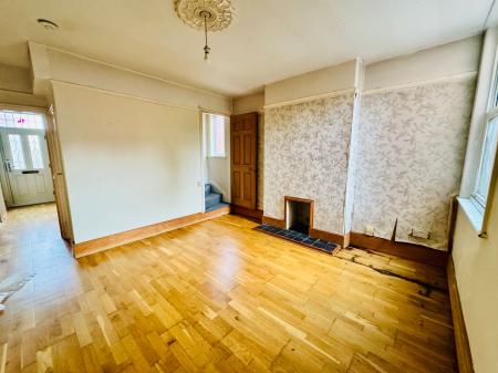 3 bedroom Semi-detached house for sale in Stafford Avenue, Melton Mowbray