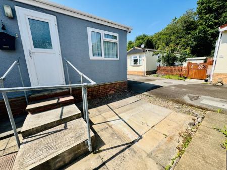 1 bedroom Lodge for sale in Park Avenue, Melton Mowbray, LE13