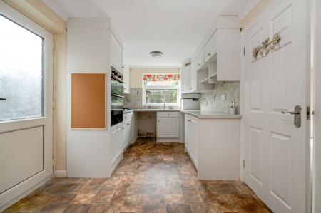3 bedroom Semi-detached house to let in Brentingby Close, Melton Mowbray, LE13