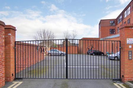 1 bedroom Flat to let in Windsor Street, Windsor House Windsor Street, LE13