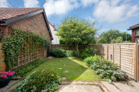 2 bedroom Semi-detached house to let in Home Pastures, Hose, LE14