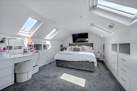 4 bedroom Terraced House to let in Wren Close, Melton Mowbray, LE13