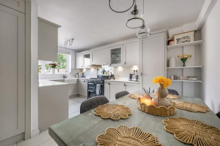 4 bedroom Terraced House to let in Wren Close, Melton Mowbray, LE13