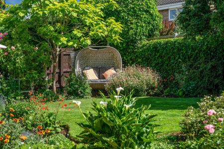 4 bedroom Detached house for sale in Shelley Avenue, Melton Mowbray, LE13