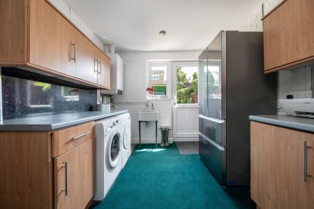 4 bedroom Detached house for sale in Shelley Avenue, Melton Mowbray, LE13
