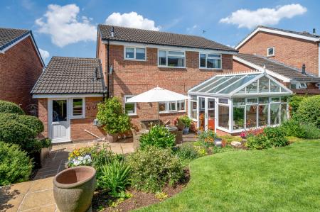 4 bedroom Detached house for sale in Shelley Avenue, Melton Mowbray, LE13