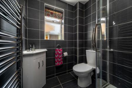4 bedroom Detached house for sale in Shelley Avenue, Melton Mowbray, LE13