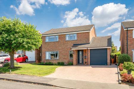 4 bedroom Detached house for sale in Shelley Avenue, Melton Mowbray, LE13
