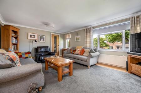 4 bedroom Detached house for sale in Shelley Avenue, Melton Mowbray, LE13