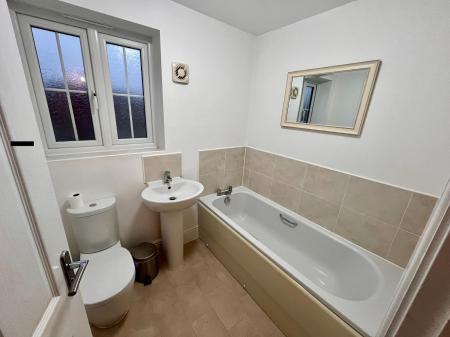 4 bedroom Semi-detached house to let in Middle Green, Rothley, LE7