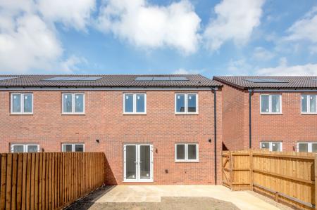 3 bedroom End of terrace house to let in Charles Dyer Close, Melton Mowbray, LE13