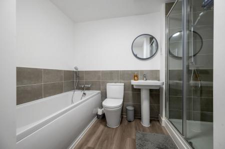 3 bedroom Terraced House for sale in Woolsthorpe Close, Melton Mowbray, LE13