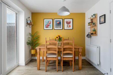 3 bedroom Terraced House for sale in Woolsthorpe Close, Melton Mowbray, LE13