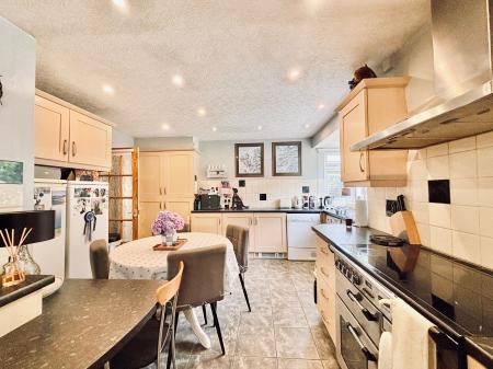 2 bedroom Detached bungalow for sale in Kings Road, Melton Mowbray, LE13