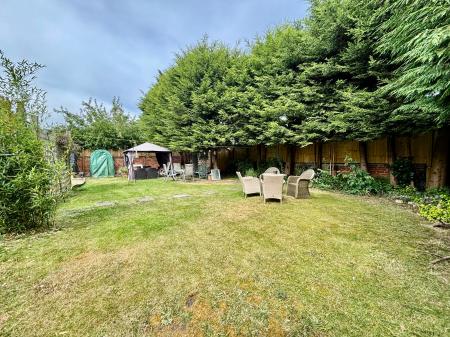 2 bedroom Detached bungalow for sale in Kings Road, Melton Mowbray, LE13