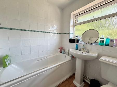 3 bedroom Terraced House for sale in Wren Close, Melton Mowbray, LE13